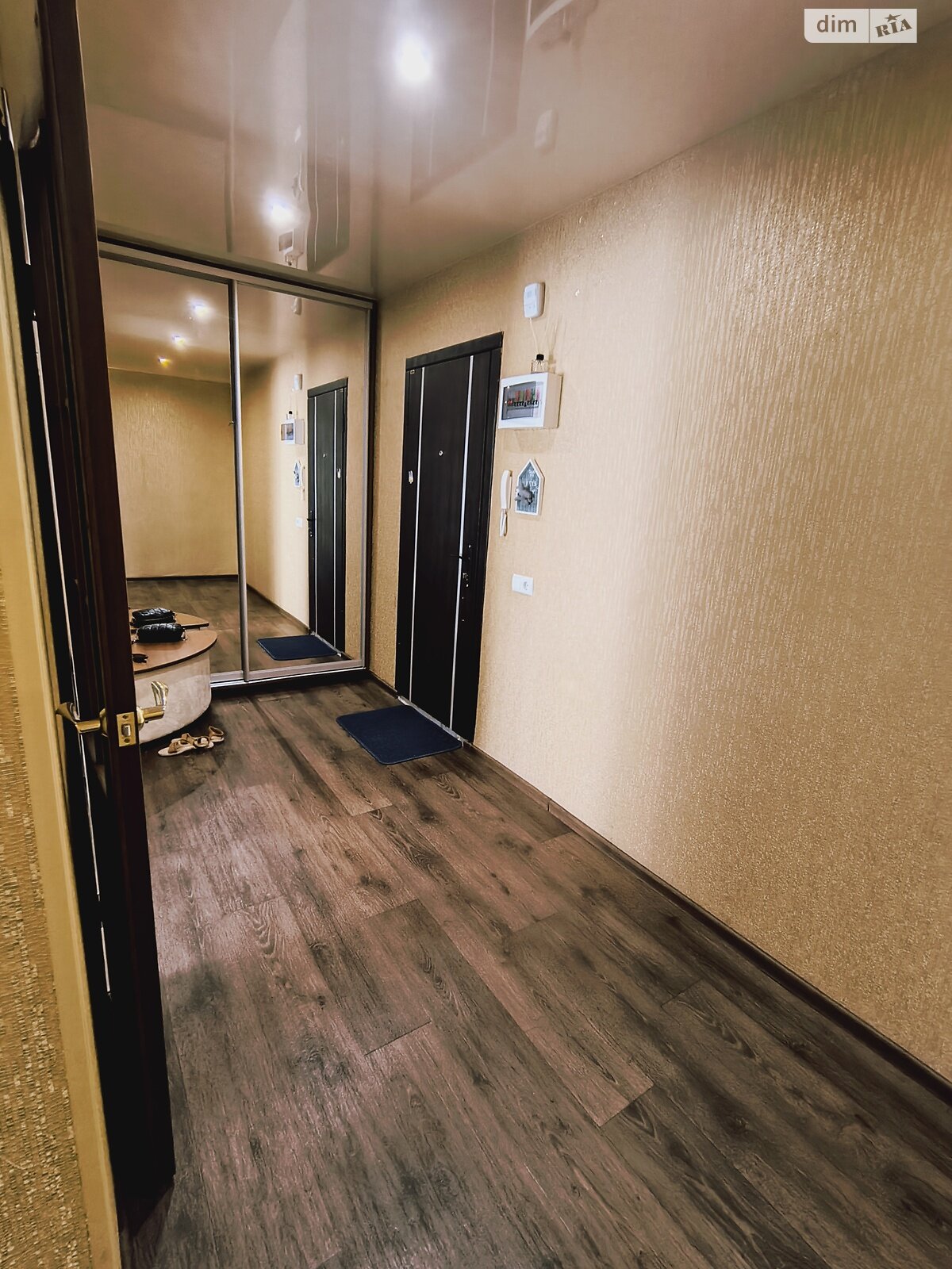 Продаж трикімнатної квартири в Кам'янському, на просп. Наддніпрянський, район Дніпровський фото 1 Продаж трикімнатної квартири в Кам'янському, на просп. Наддніпрянський, район Дніпровський фото 1