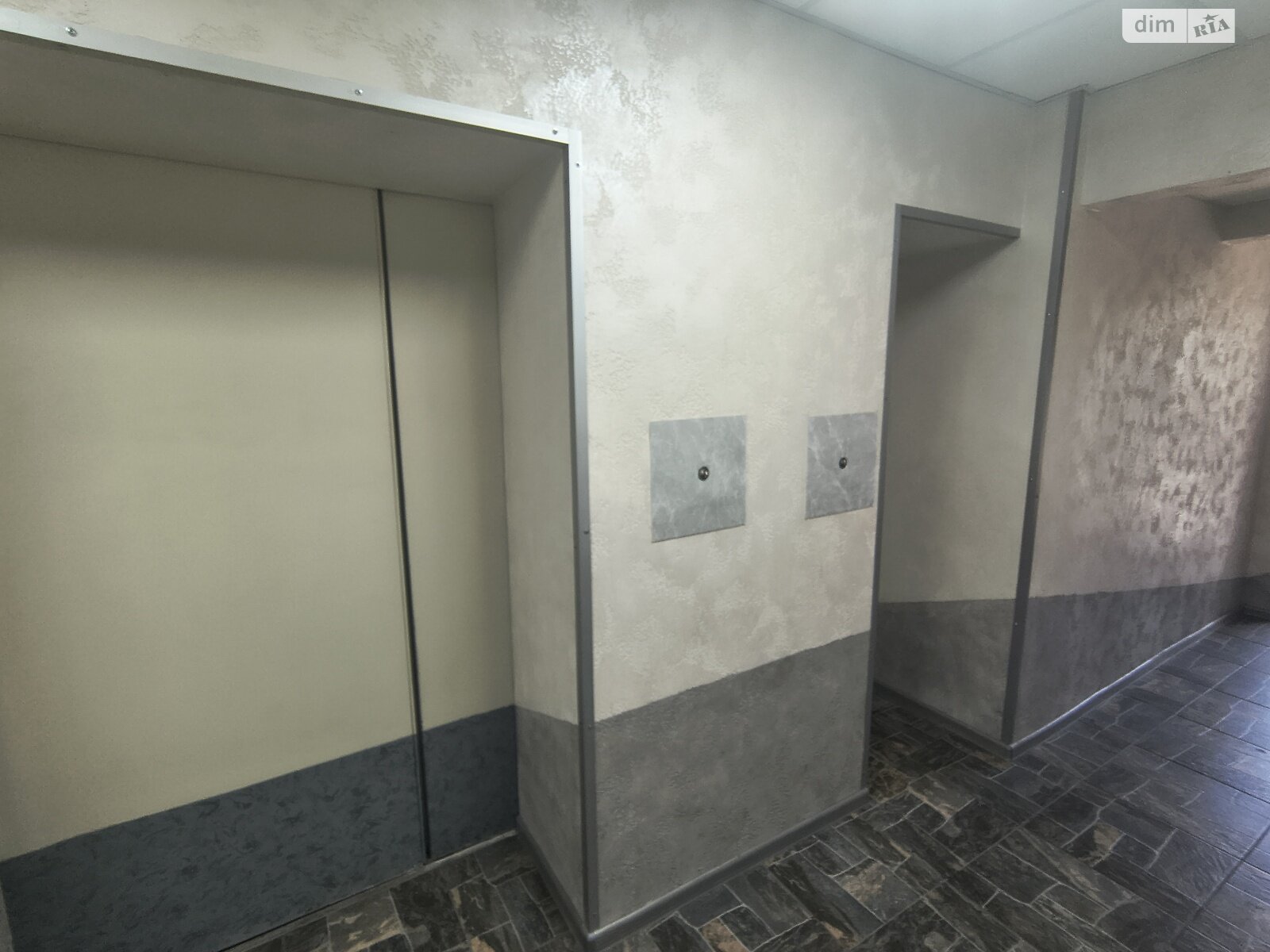 Продаж трикімнатної квартири в Кам'янському, на просп. Наддніпрянський, район Дніпровський фото 1 Продаж трикімнатної квартири в Кам'янському, на просп. Наддніпрянський, район Дніпровський фото 1