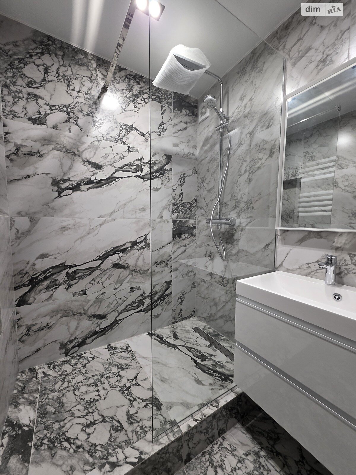 Продаж чотирикімнатної квартири в Кам'янському, на вул. Воїнів-афганців, район Дніпровський фото 1 Продаж чотирикімнатної квартири в Кам'янському, на вул. Воїнів-афганців, район Дніпровський фото 1