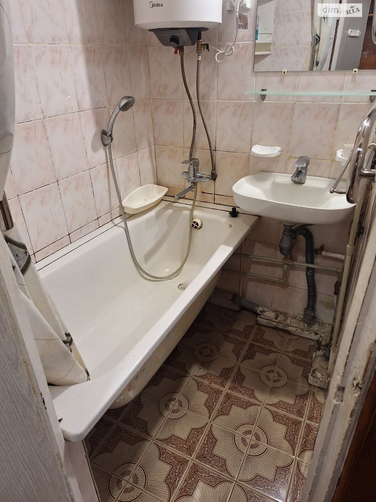 Продажа двухкомнатной квартиры в Каменском, на ул. Евгения Мельникова 18А, район Южный фото 1 Продажа двухкомнатной квартиры в Каменском, на ул. Евгения Мельникова 18А, район Южный фото 1
