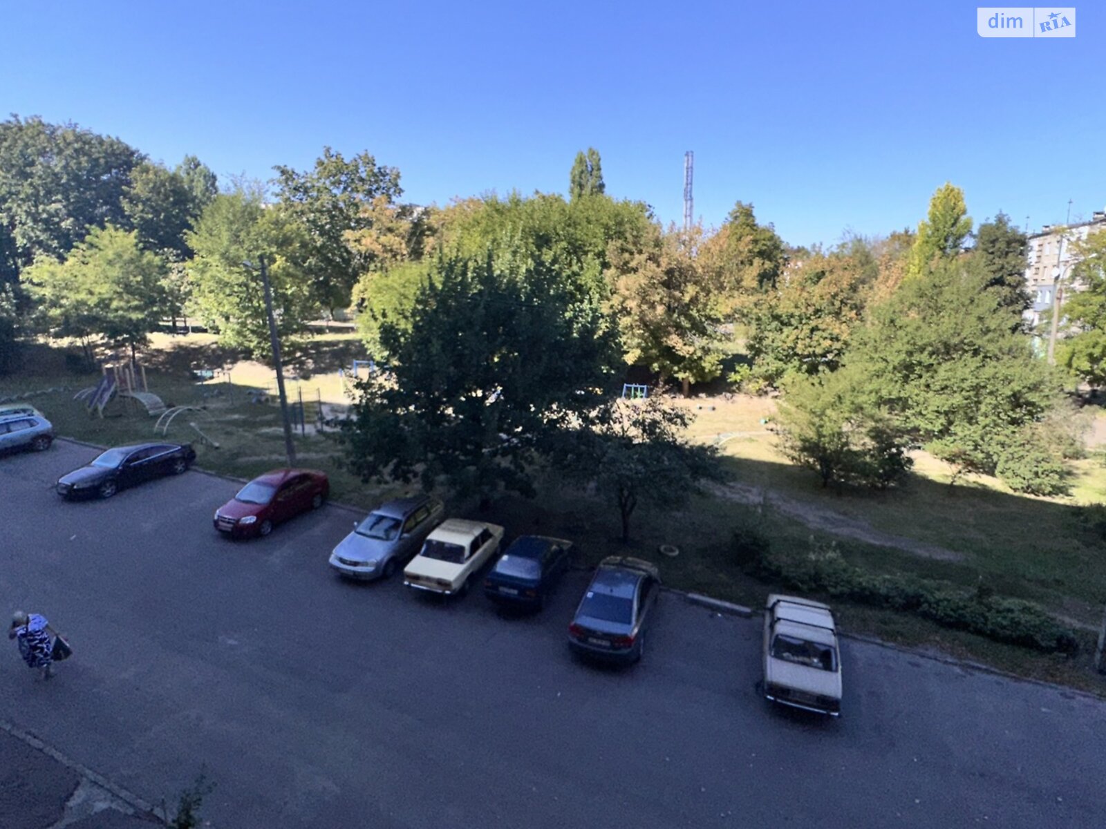 Продажа трехкомнатной квартиры в Каменском, на ул. Никопольская, район Южный фото 1