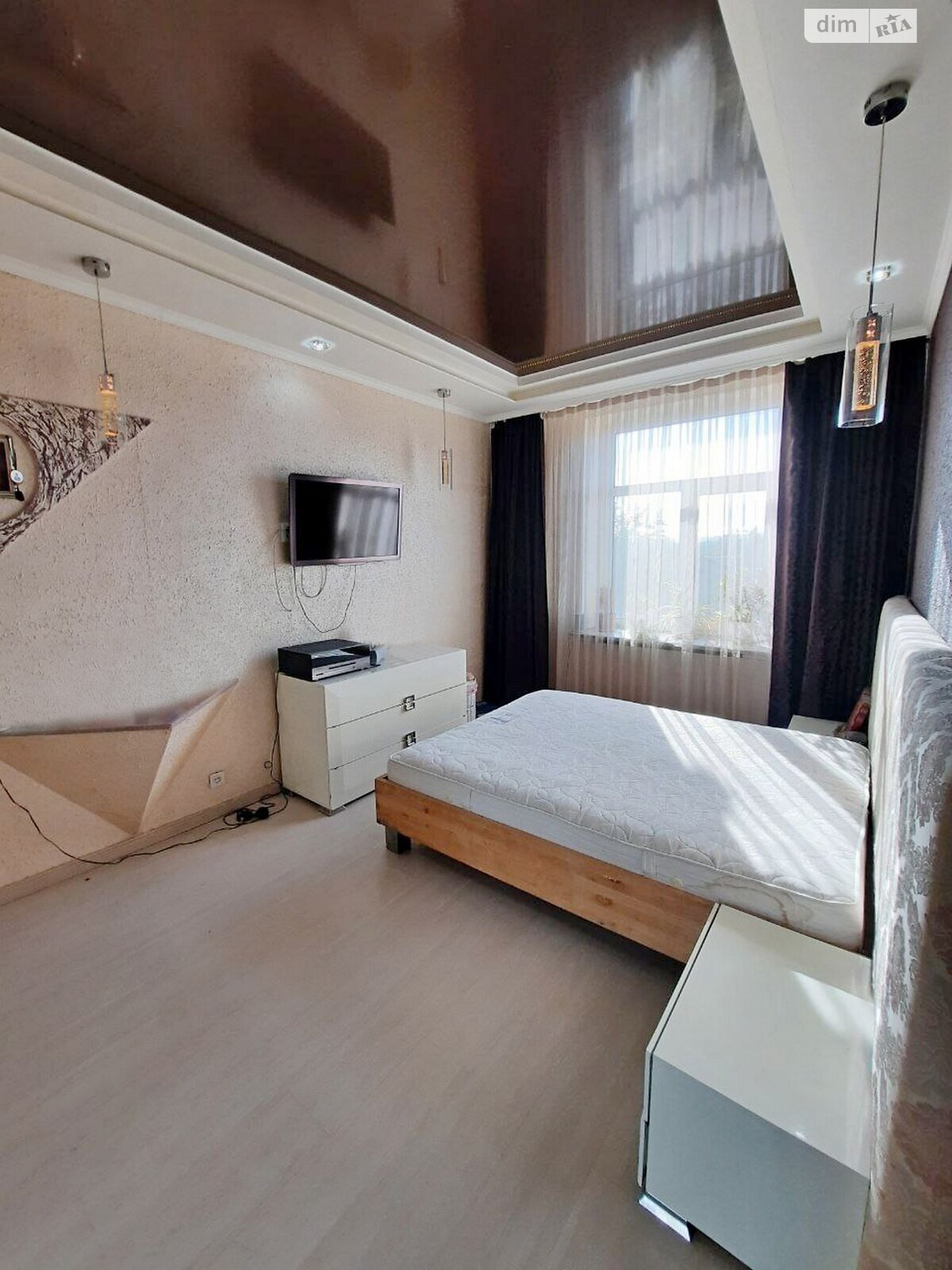 Продаж трикімнатної квартири в Кам'янському, на просп. Гімназичний, район Заводський фото 1