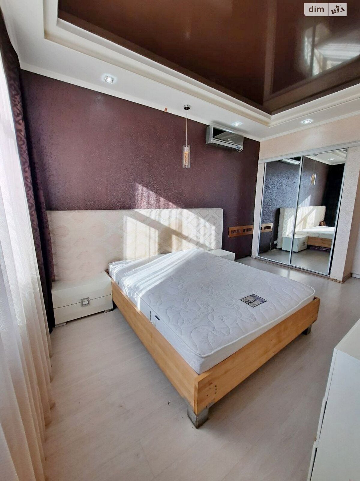 Продаж трикімнатної квартири в Кам'янському, на просп. Гімназичний, район Заводський фото 1