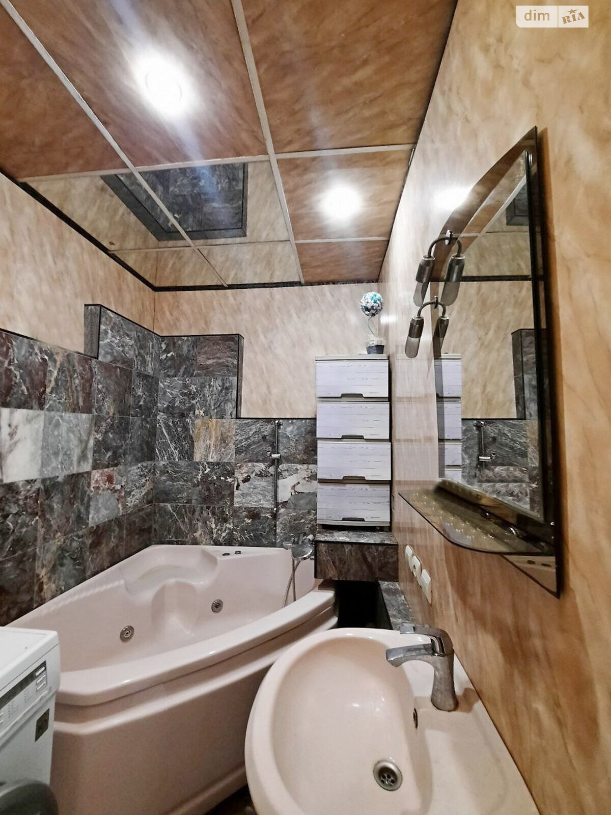 Продаж трикімнатної квартири в Кам'янському, на просп. Гімназичний, район Заводський фото 1