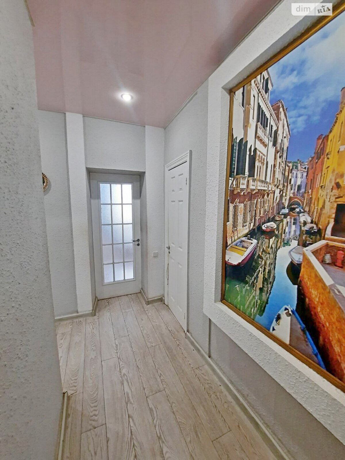 Продаж трикімнатної квартири в Кам'янському, на просп. Гімназичний, район Заводський фото 1