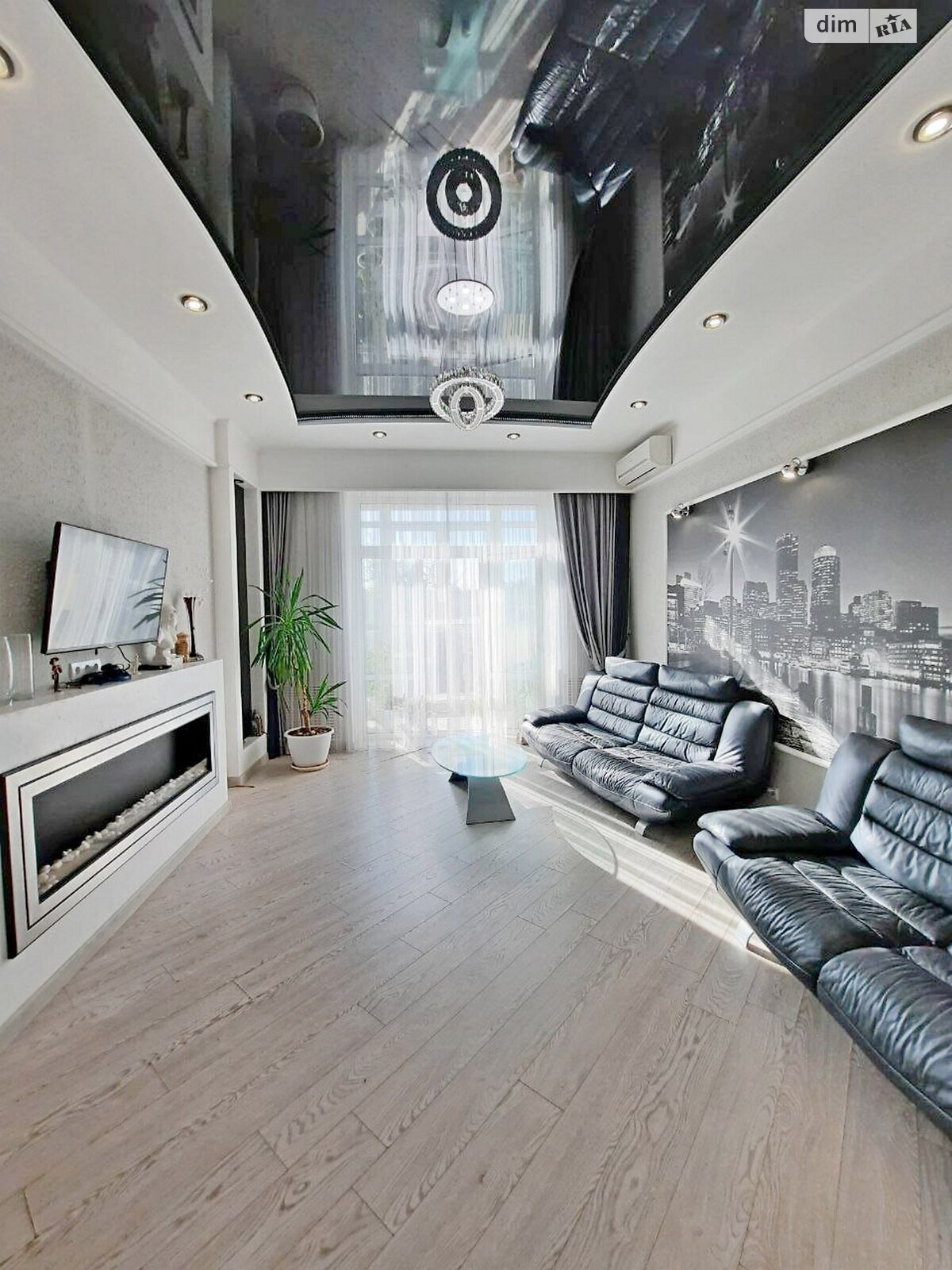 Продаж трикімнатної квартири в Кам'янському, на просп. Гімназичний, район Заводський фото 1