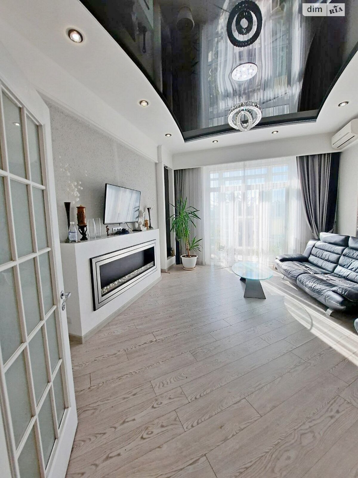 Продаж трикімнатної квартири в Кам'янському, на просп. Гімназичний, район Заводський фото 1