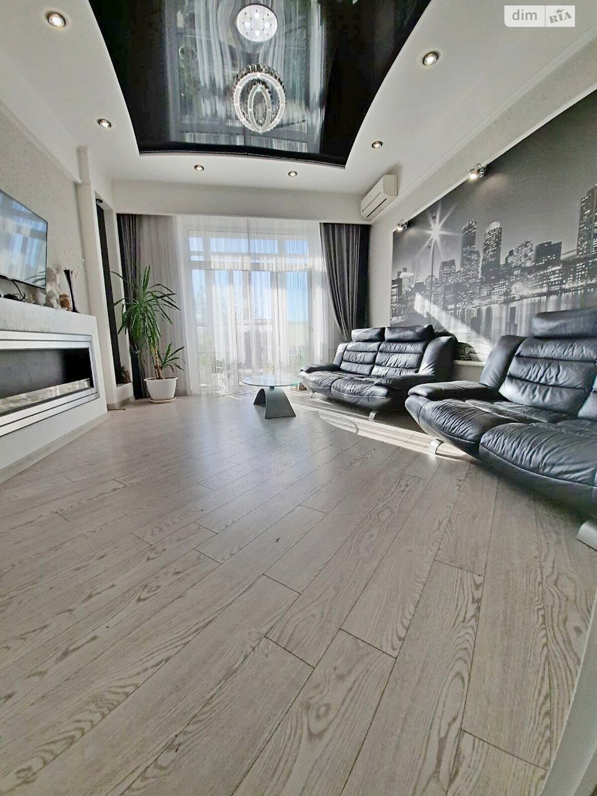 Продаж трикімнатної квартири в Кам'янському, на просп. Гімназичний, район Заводський фото 1