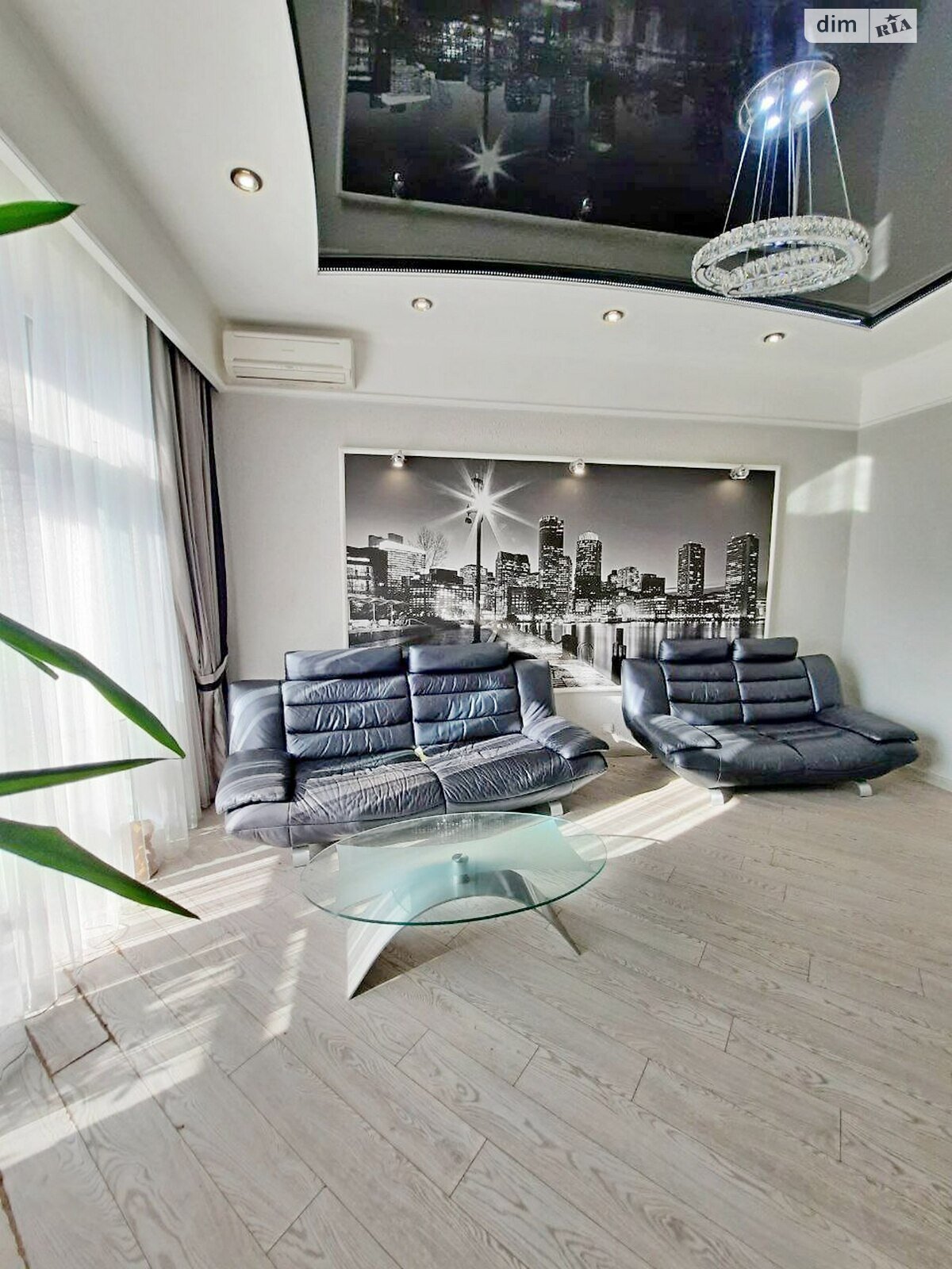 Продаж трикімнатної квартири в Кам'янському, на просп. Гімназичний, район Заводський фото 1