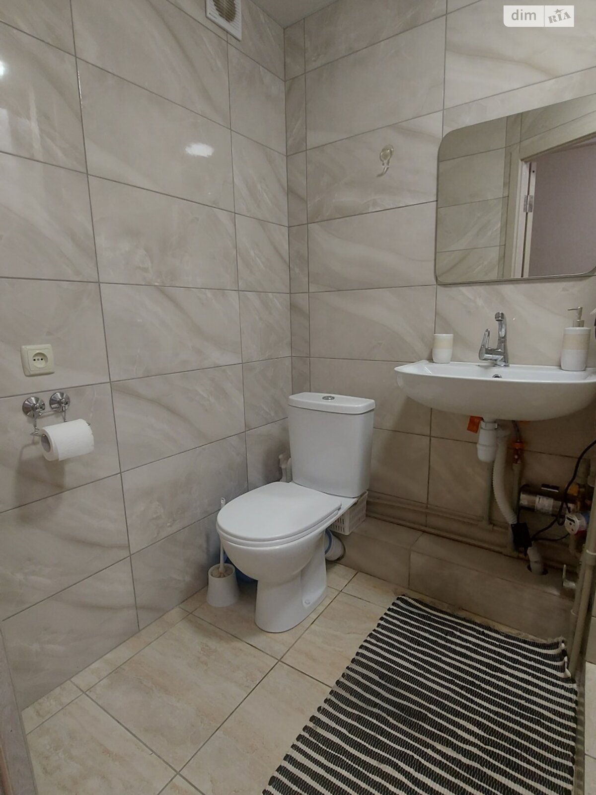 Продаж чотирикімнатної квартири в Кам'янському, на вул. Хмельницького 19, район Заводський фото 1