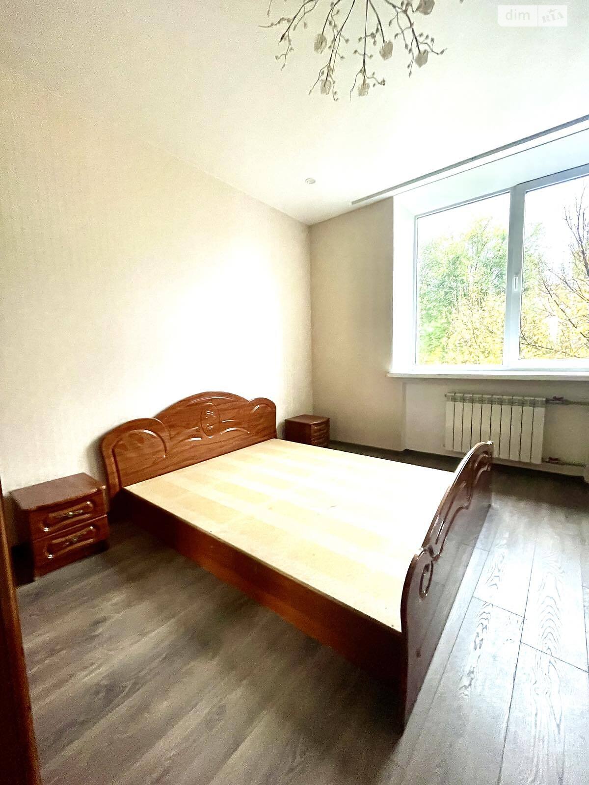 Продаж трикімнатної квартири в Кам'янському, на вул. Миру 12, район Заводський фото 1