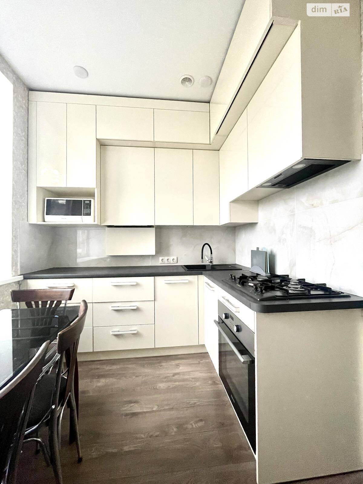 Продаж трикімнатної квартири в Кам'янському, на вул. Миру 12, район Заводський фото 1