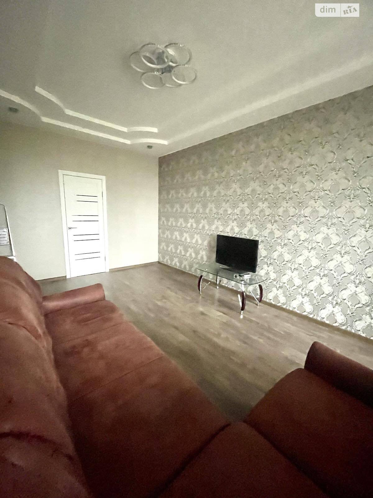 Продаж трикімнатної квартири в Кам'янському, на вул. Миру 12, район Заводський фото 1