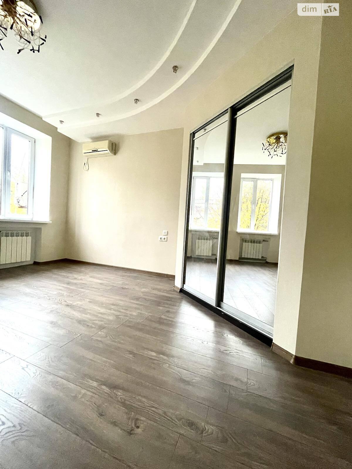 Продаж трикімнатної квартири в Кам'янському, на вул. Миру 12, район Заводський фото 1