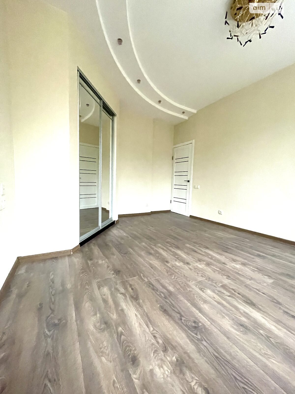 Продаж трикімнатної квартири в Кам'янському, на вул. Миру 12, район Заводський фото 1