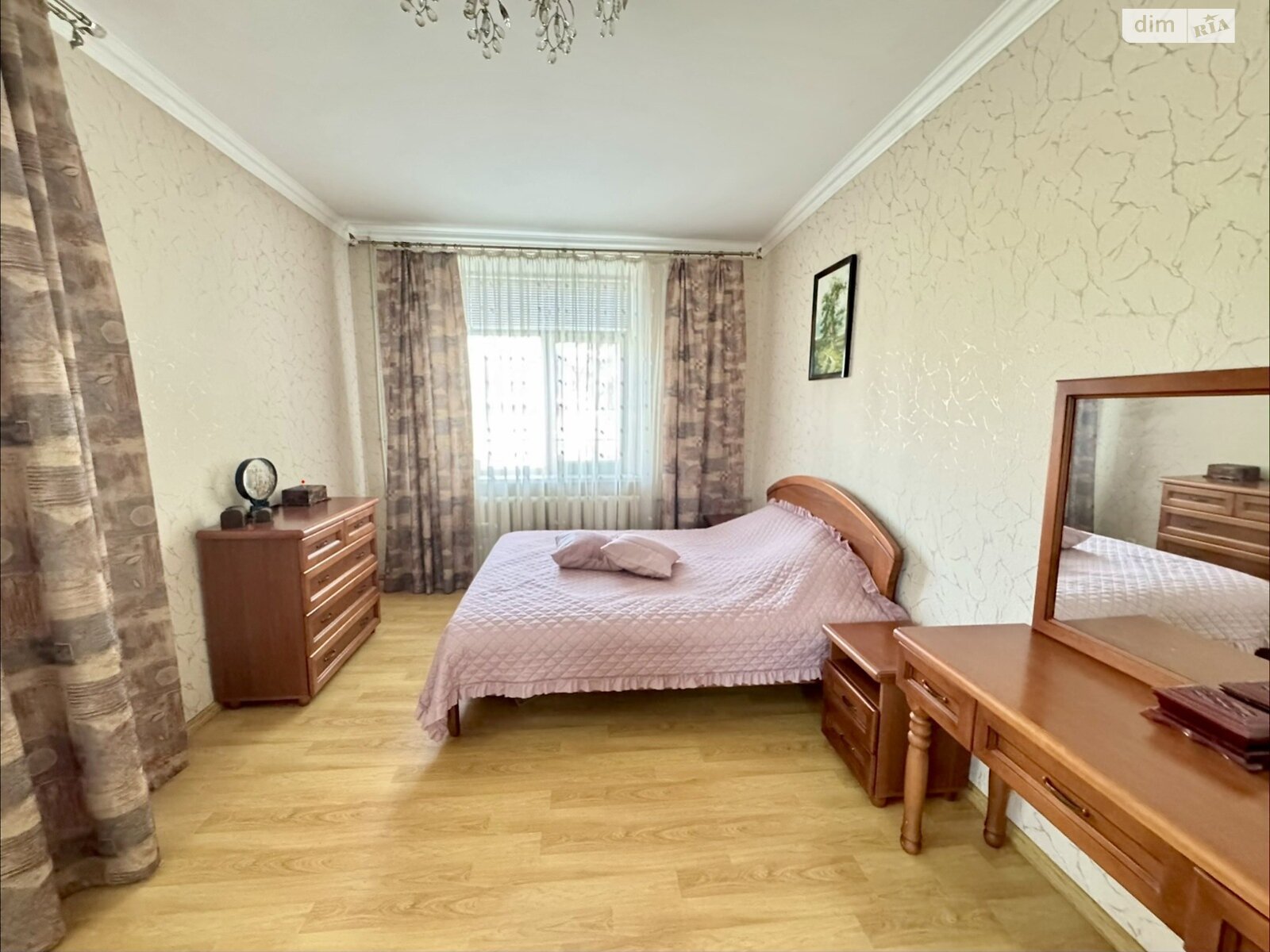 Продаж трикімнатної квартири в Кам'янському, на вул. Миру, район Заводський фото 1