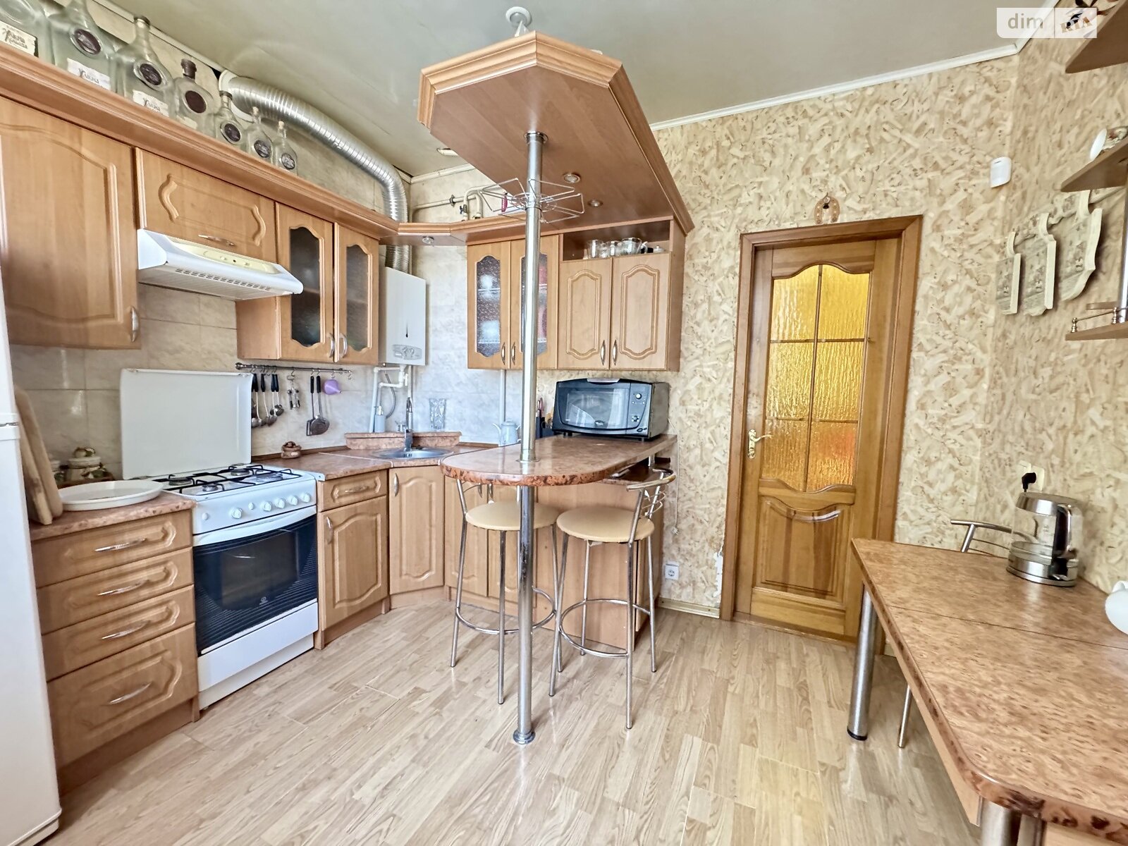 Продаж трикімнатної квартири в Кам'янському, на вул. Миру, район Заводський фото 1