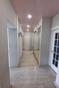Продажа трехкомнатной квартиры в Каменском, на просп. Гимназический 18, район Заводской фото 2