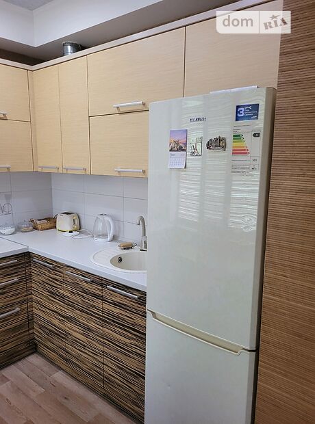 Продажа трехкомнатной квартиры в Каменском, на ул. Республиканская 22 район Заводской фото 1 Продажа трехкомнатной квартиры в Каменском, на ул. Республиканская 22 район Заводской фото 1