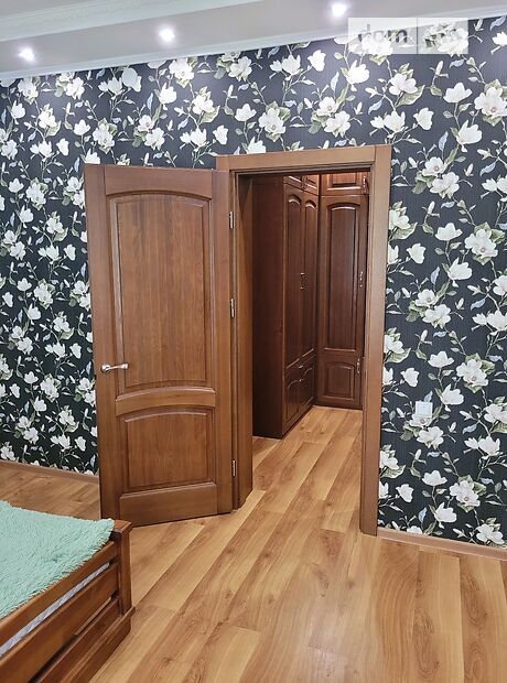 Продажа трехкомнатной квартиры в Каменском, на ул. Республиканская 22 район Заводской фото 1 Продажа трехкомнатной квартиры в Каменском, на ул. Республиканская 22 район Заводской фото 1