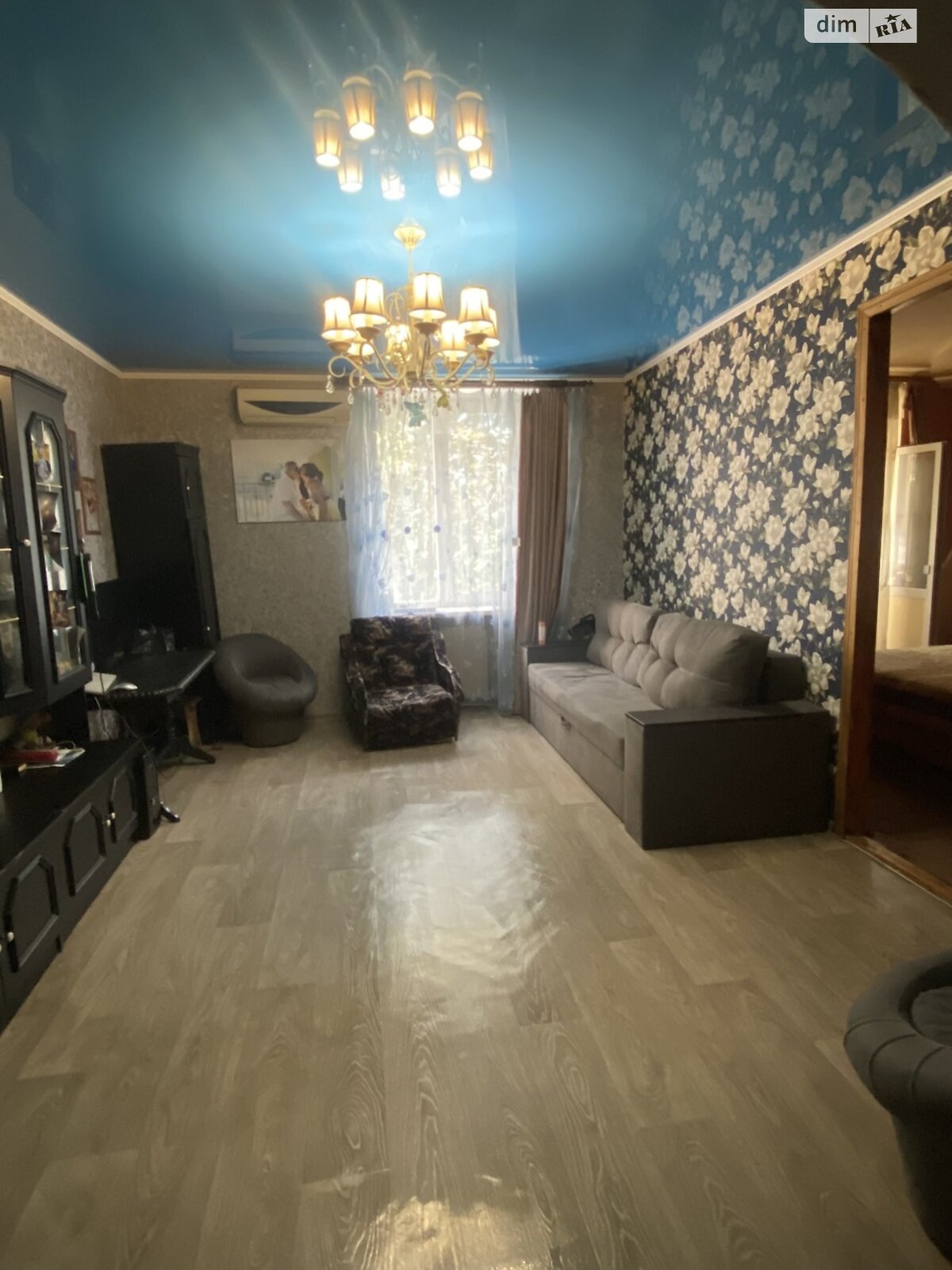 Продажа трехкомнатной квартиры в Каменском, на ул. Шепетова, район Заводской фото 1 Продажа трехкомнатной квартиры в Каменском, на ул. Шепетова, район Заводской фото 1