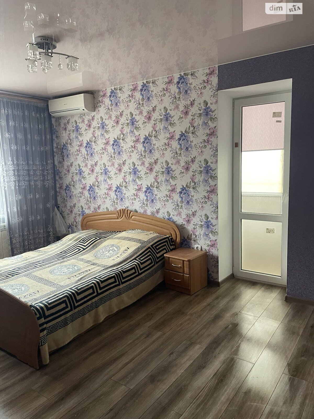 Продаж двокімнатної квартири в Комишувасі, на вул. Хмельницького Богдана 33, фото 1 Продаж двокімнатної квартири в Комишувасі, на вул. Хмельницького Богдана 33, фото 1