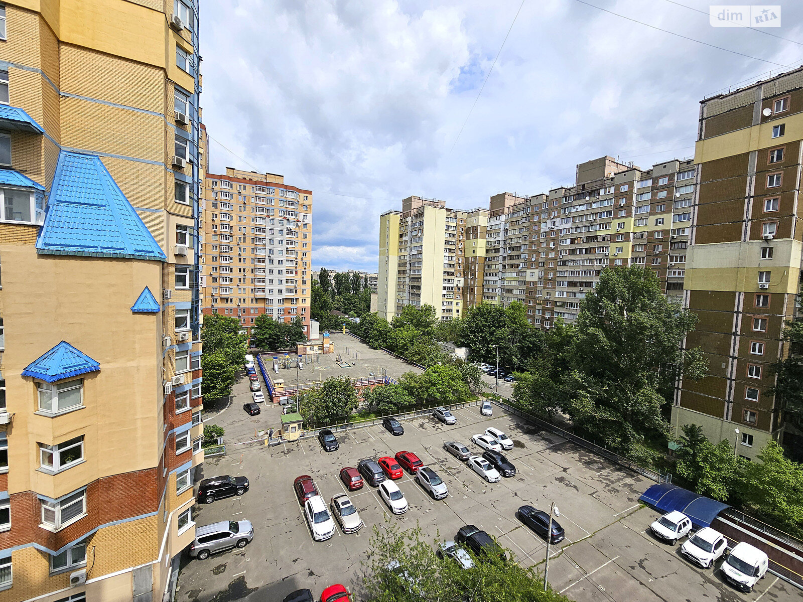 Продаж трикімнатної квартири в Києві, на просп. Академіка Палладіна 18/30, район Академмістечко фото 1 Продаж трикімнатної квартири в Києві, на просп. Академіка Палладіна 18/30, район Академмістечко фото 1