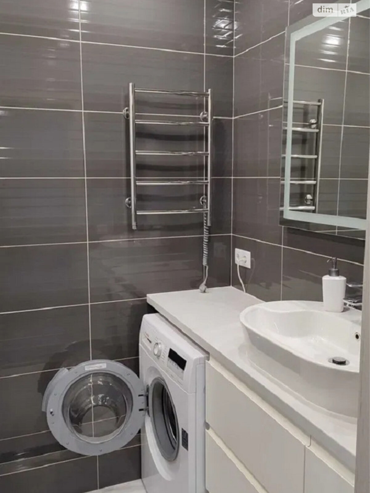 Продажа однокомнатной квартиры в Киеве, на бул. Академика Вернадского 24, кв. 384, район Академгородок фото 1 Продажа однокомнатной квартиры в Киеве, на бул. Академика Вернадского 24, кв. 384, район Академгородок фото 1