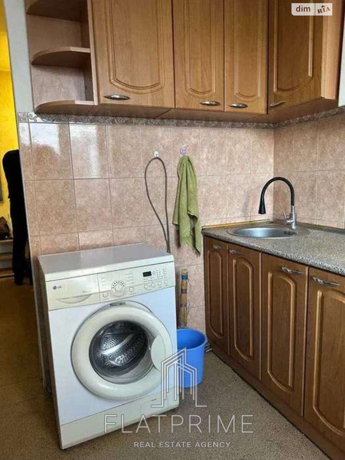 Продажа трехкомнатной квартиры в Киеве, на ул. Депутатская 21, район Академгородок фото 1 Продажа трехкомнатной квартиры в Киеве, на ул. Депутатская 21, район Академгородок фото 1