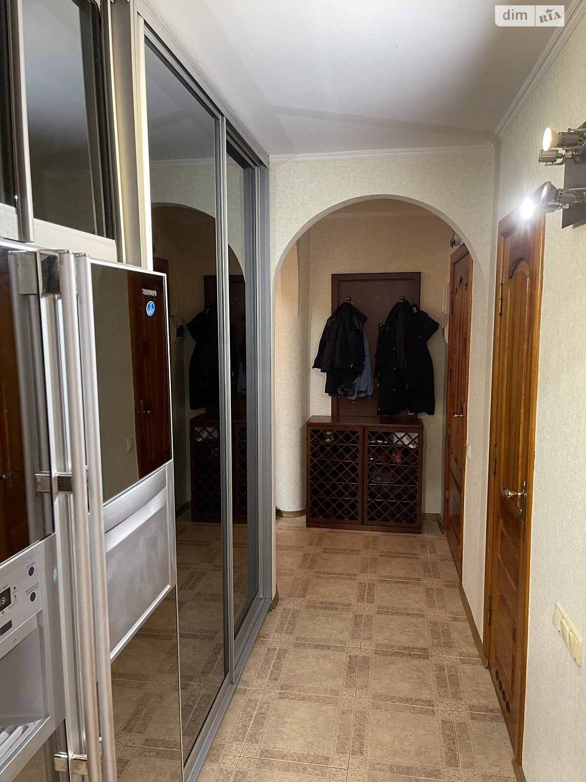 Продажа четырехкомнатной квартиры в Киеве, на ул. Клавдиевская 36, район Академгородок фото 1