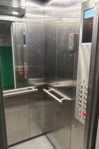 Продажа трехкомнатной квартиры в Киеве, на ул. Мирослава Поповича 12, район Академгородок фото 2