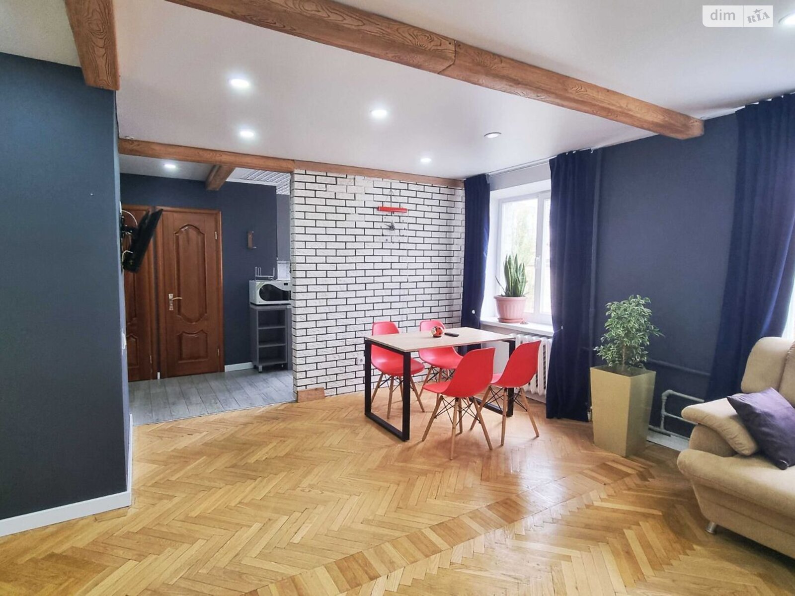 Продаж трикімнатної квартири в Києві, на вул. Гетьмана Кирила Розумовського 12А, район Академмістечко фото 1 Продаж трикімнатної квартири в Києві, на вул. Гетьмана Кирила Розумовського 12А, район Академмістечко фото 1