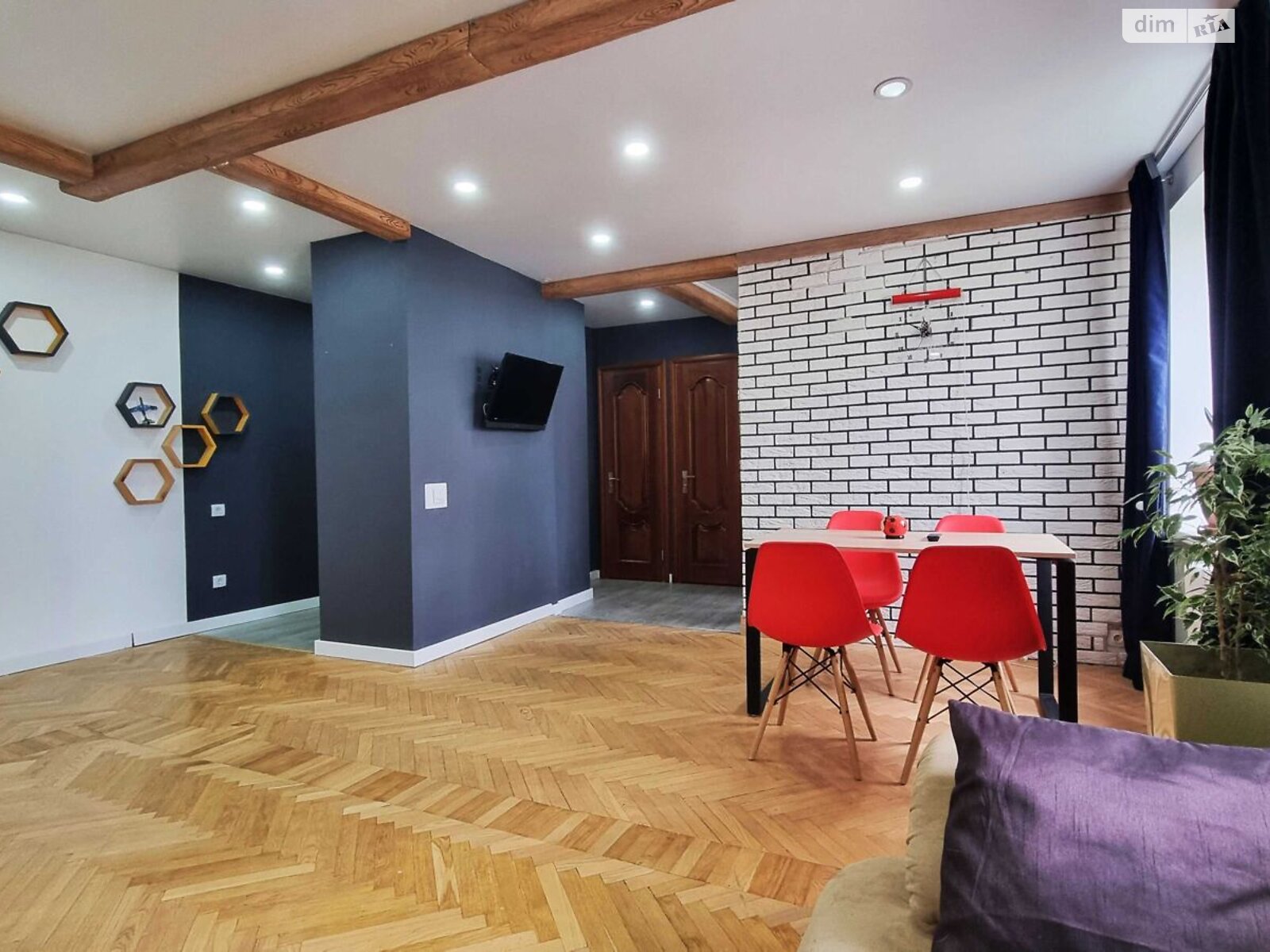 Продаж трикімнатної квартири в Києві, на вул. Гетьмана Кирила Розумовського 12А, район Академмістечко фото 1 Продаж трикімнатної квартири в Києві, на вул. Гетьмана Кирила Розумовського 12А, район Академмістечко фото 1