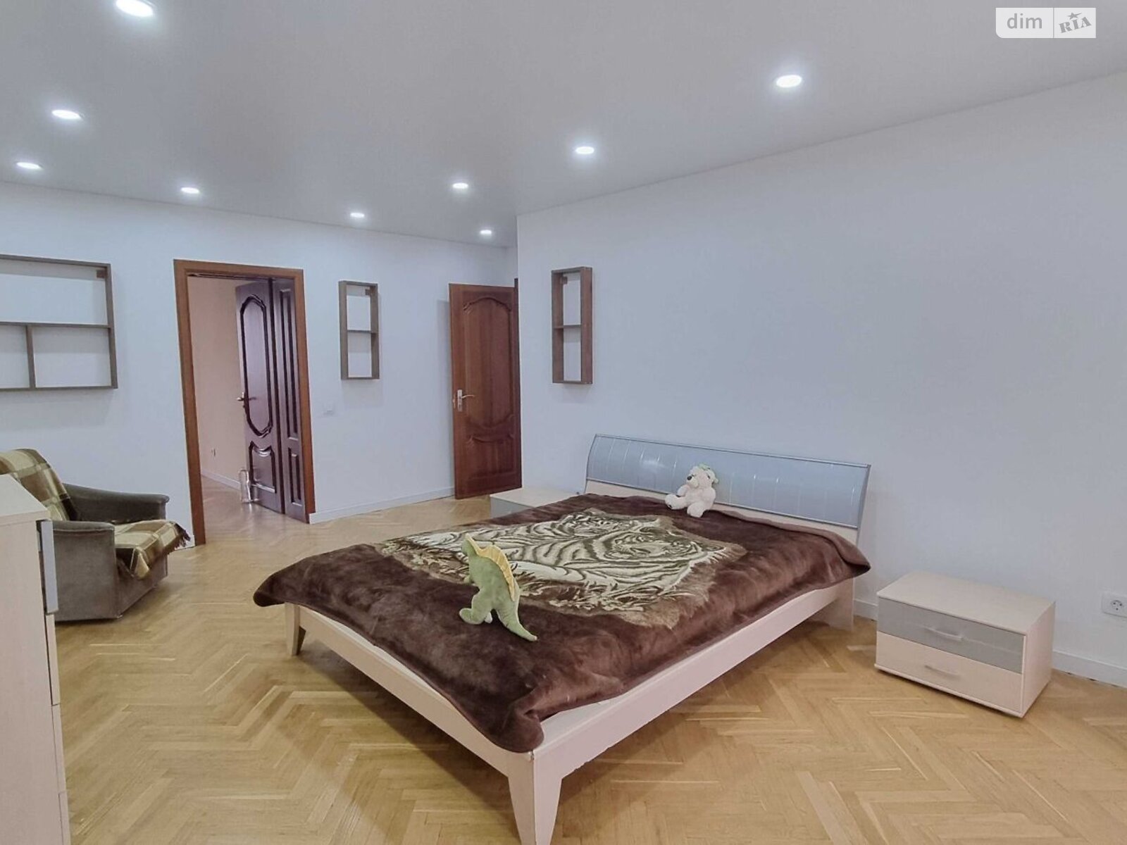 Продаж трикімнатної квартири в Києві, на вул. Гетьмана Кирила Розумовського 12А, район Академмістечко фото 1 Продаж трикімнатної квартири в Києві, на вул. Гетьмана Кирила Розумовського 12А, район Академмістечко фото 1