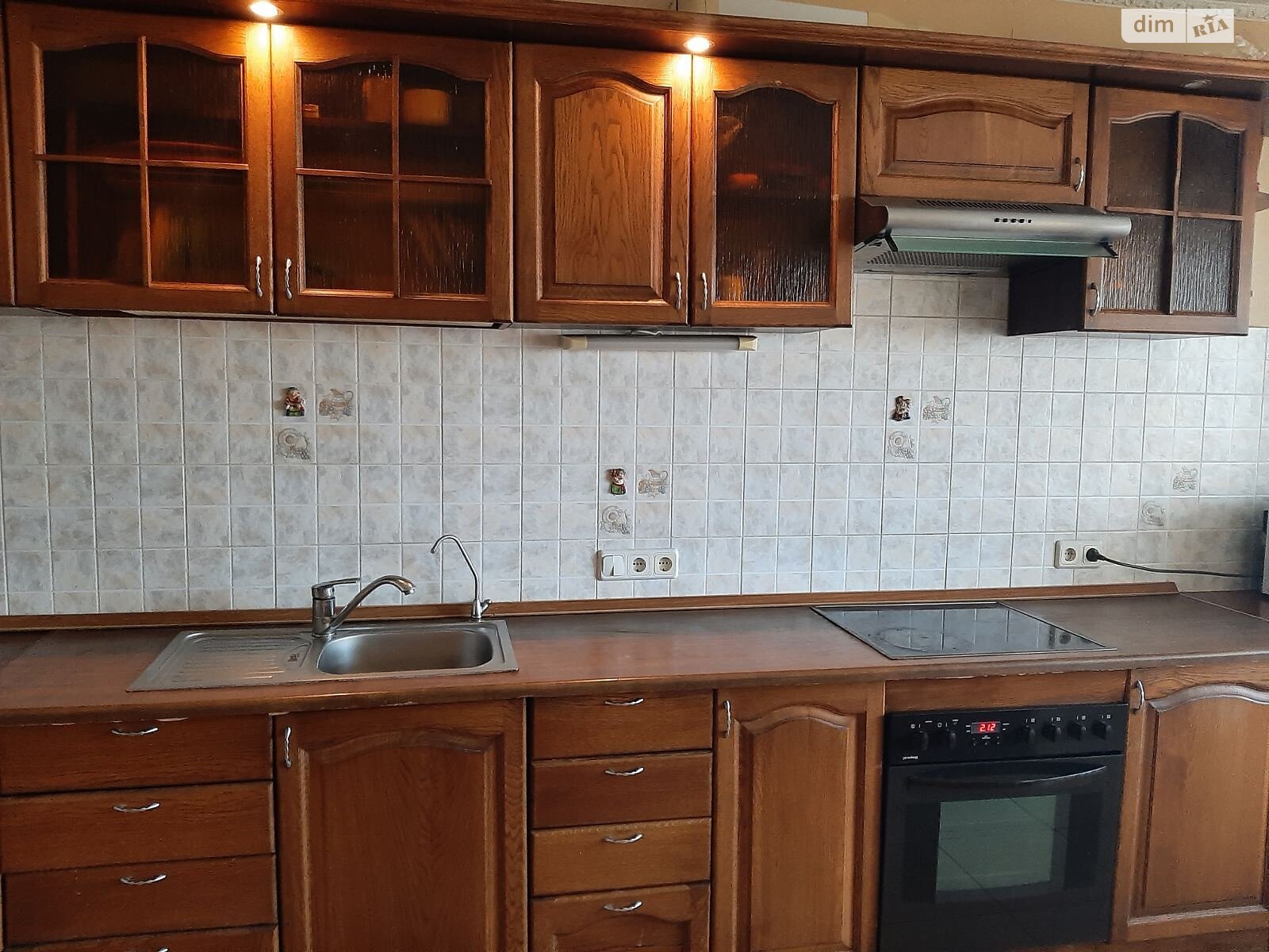 Продаж трикімнатної квартири в Києві, на пл. Святошинська 1, район Академмістечко фото 1 Продаж трикімнатної квартири в Києві, на пл. Святошинська 1, район Академмістечко фото 1