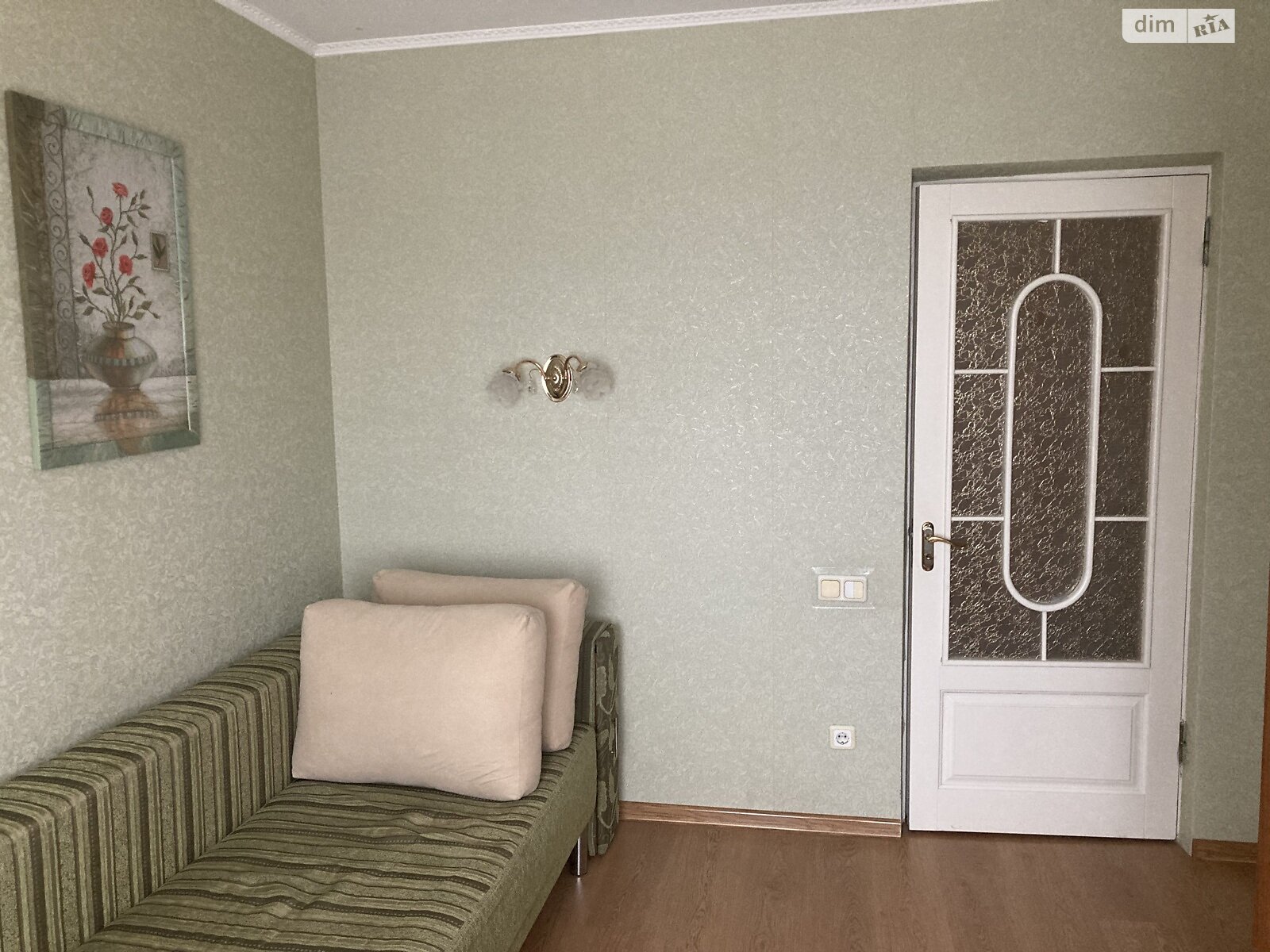 Продаж трикімнатної квартири в Києві, на пл. Святошинська 1, район Академмістечко фото 1 Продаж трикімнатної квартири в Києві, на пл. Святошинська 1, район Академмістечко фото 1