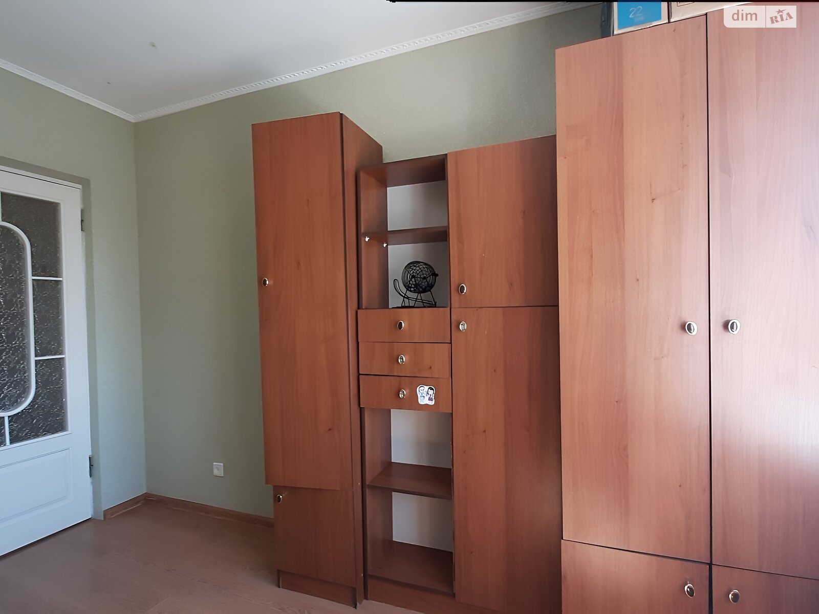 Продаж трикімнатної квартири в Києві, на пл. Святошинська 1, район Академмістечко фото 1 Продаж трикімнатної квартири в Києві, на пл. Святошинська 1, район Академмістечко фото 1