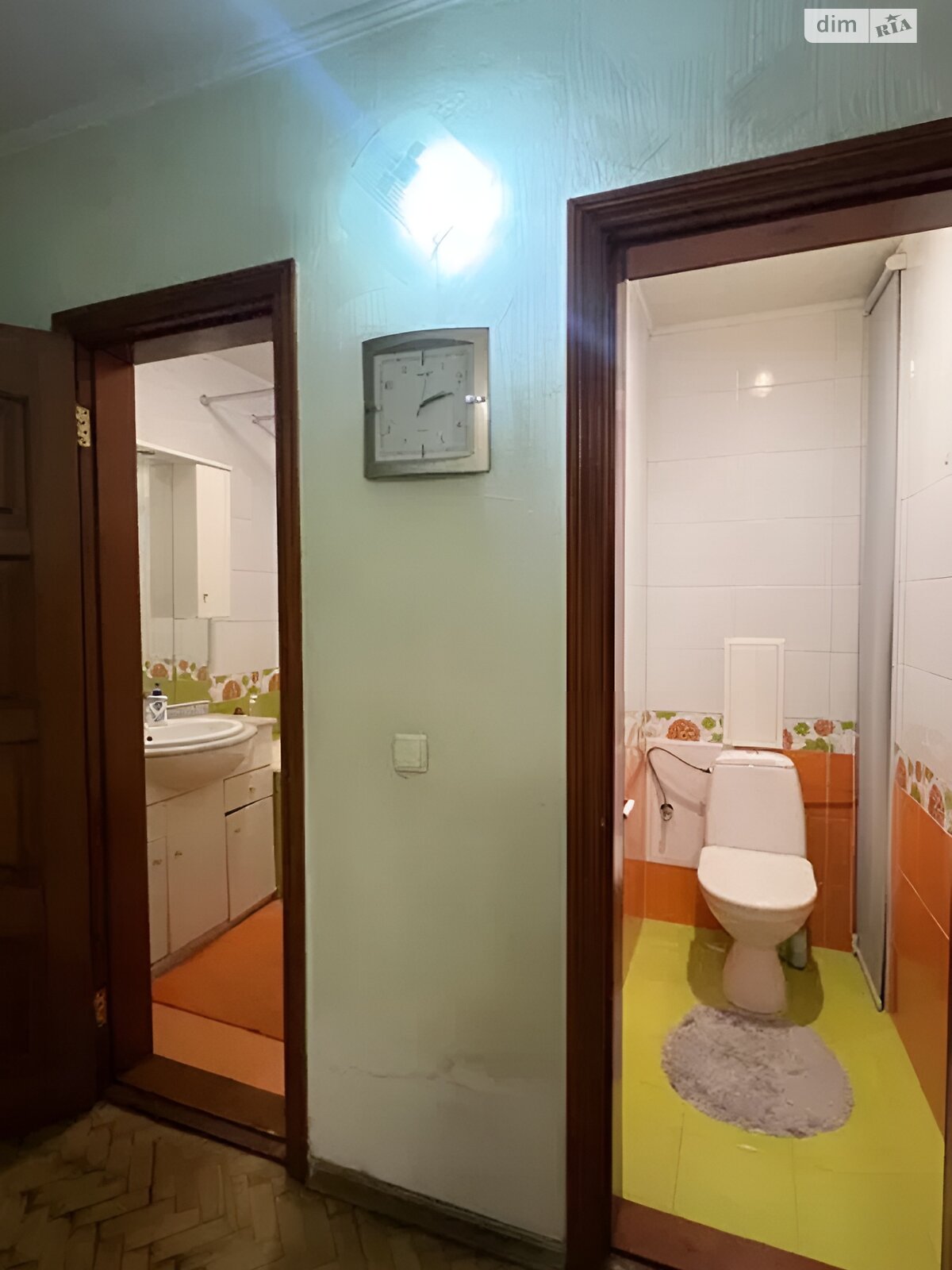 Продаж трикімнатної квартири в Києві, на пл. Святошинська 1, район Академмістечко фото 1 Продаж трикімнатної квартири в Києві, на пл. Святошинська 1, район Академмістечко фото 1