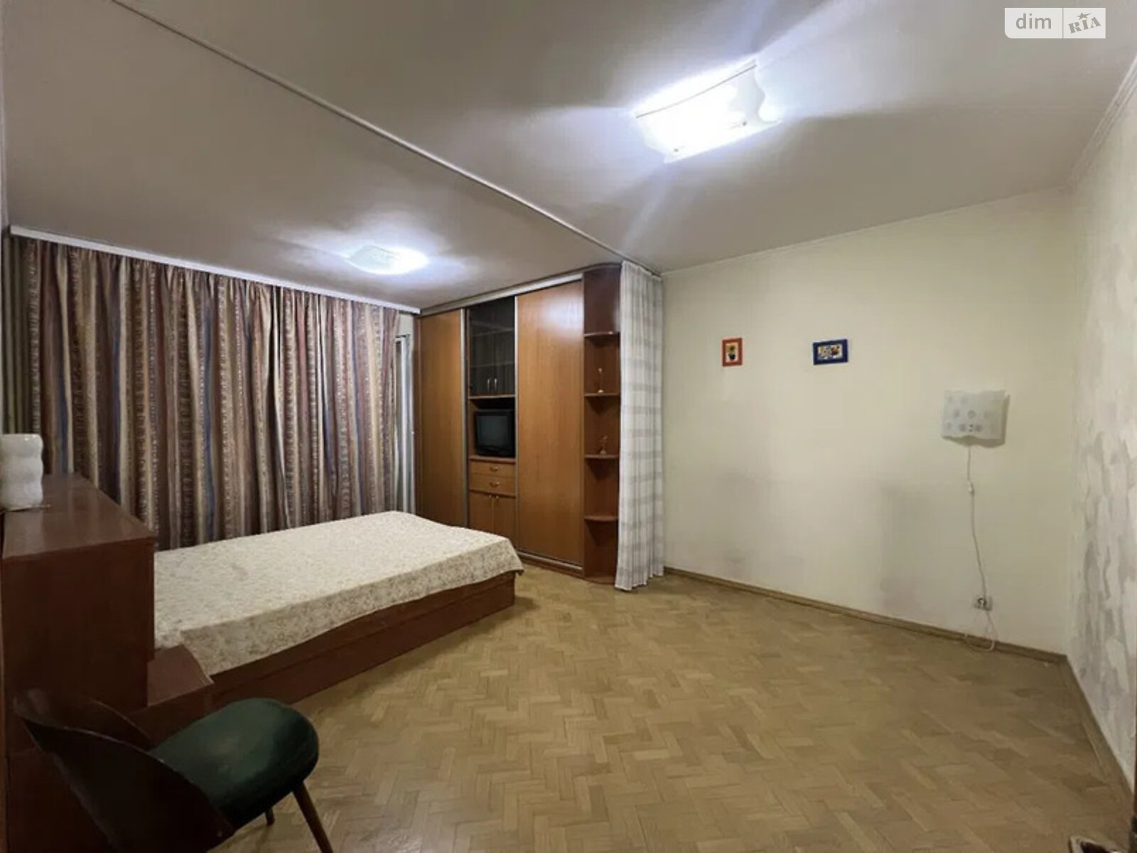 Продажа трехкомнатной квартиры в Киеве, на пл. Святошинская 1, район Академгородок фото 1 Продажа трехкомнатной квартиры в Киеве, на пл. Святошинская 1, район Академгородок фото 1