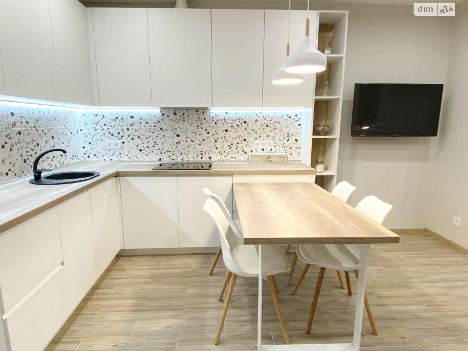 Продажа однокомнатной квартиры в Киеве, на ул. Михаила Максимовича 24Б, кв. 50, фото 1 Продажа однокомнатной квартиры в Киеве, на ул. Михаила Максимовича 24Б, кв. 50, фото 1