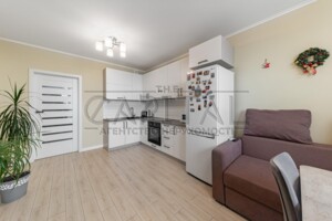 Продажа трехкомнатной квартиры в Киеве, на ул. Александра Олеся 4, фото 2