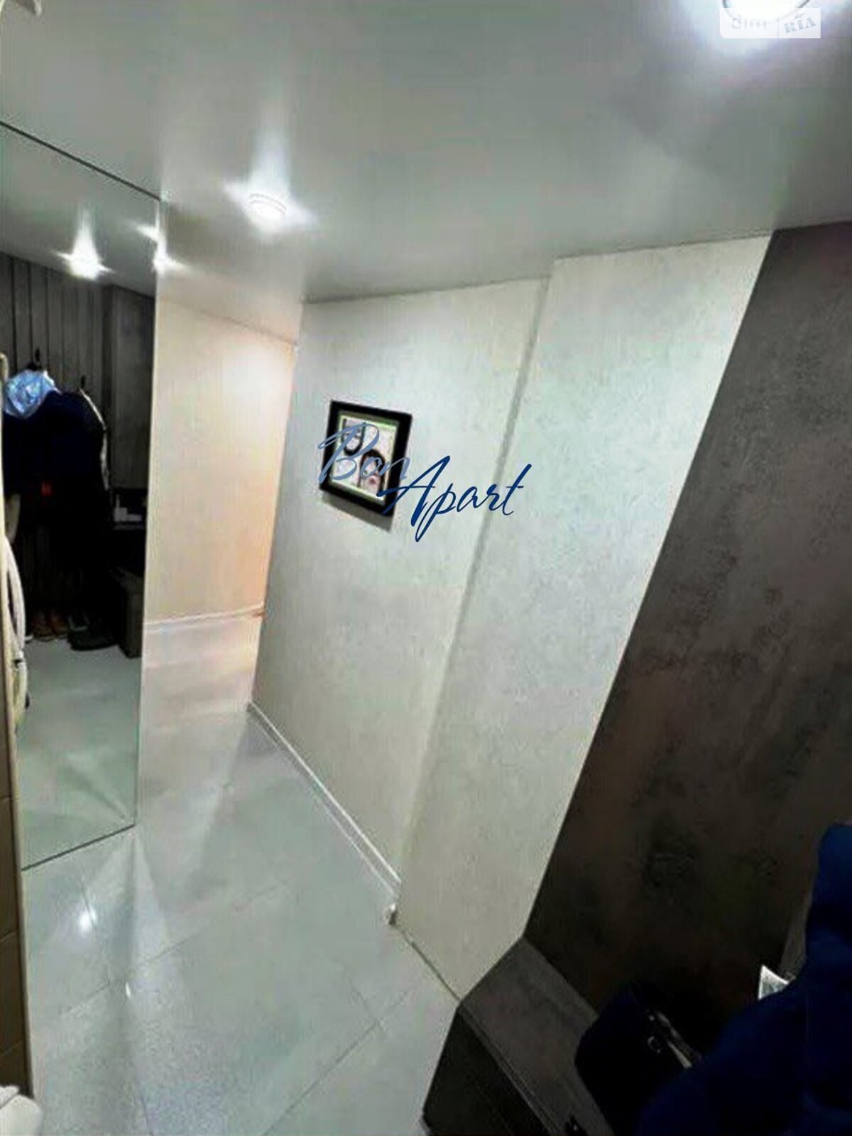 Продажа однокомнатной квартиры в Киеве, на ул. Братьев Зеровых 2А, район Александровская Слободка фото 1