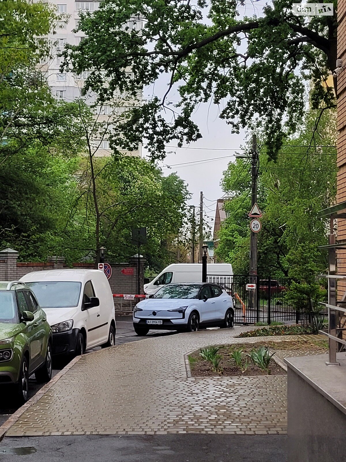 Продажа двухкомнатной квартиры в Киеве, на ул. Клиническая, район Александровская Слободка фото 1 Продажа двухкомнатной квартиры в Киеве, на ул. Клиническая, район Александровская Слободка фото 1