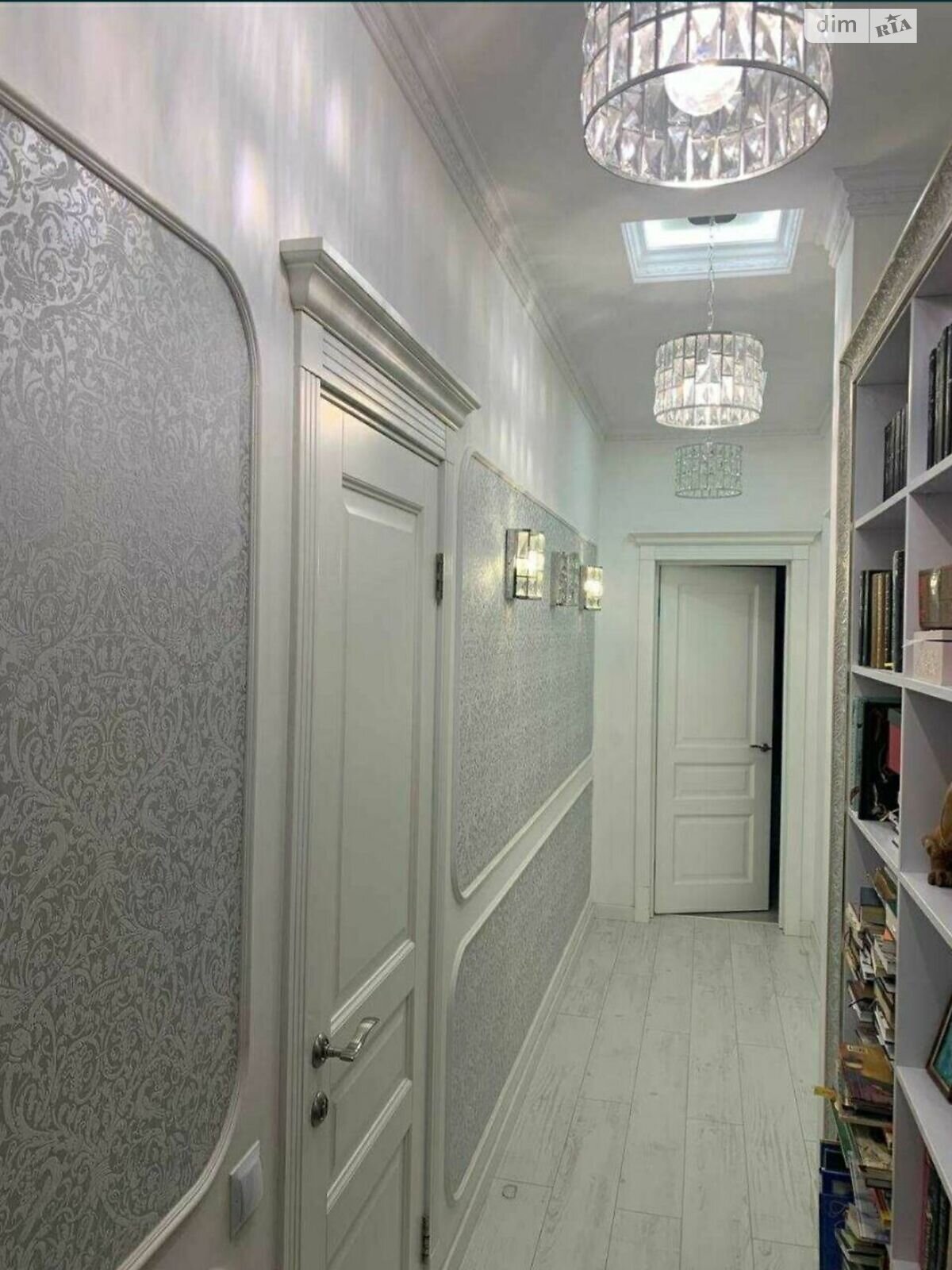 Продажа трехкомнатной квартиры в Киеве, на просп. Лобановського 4А, район Александровская Слободка фото 1 Продажа трехкомнатной квартиры в Киеве, на просп. Лобановського 4А, район Александровская Слободка фото 1