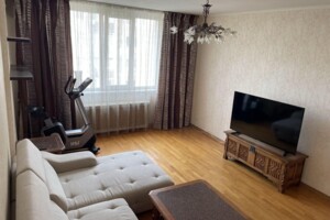 Продаж трикімнатної квартири в Києві, на просп. Валерія Лобановського 126Г, район Олександрівська Слобідка фото 2