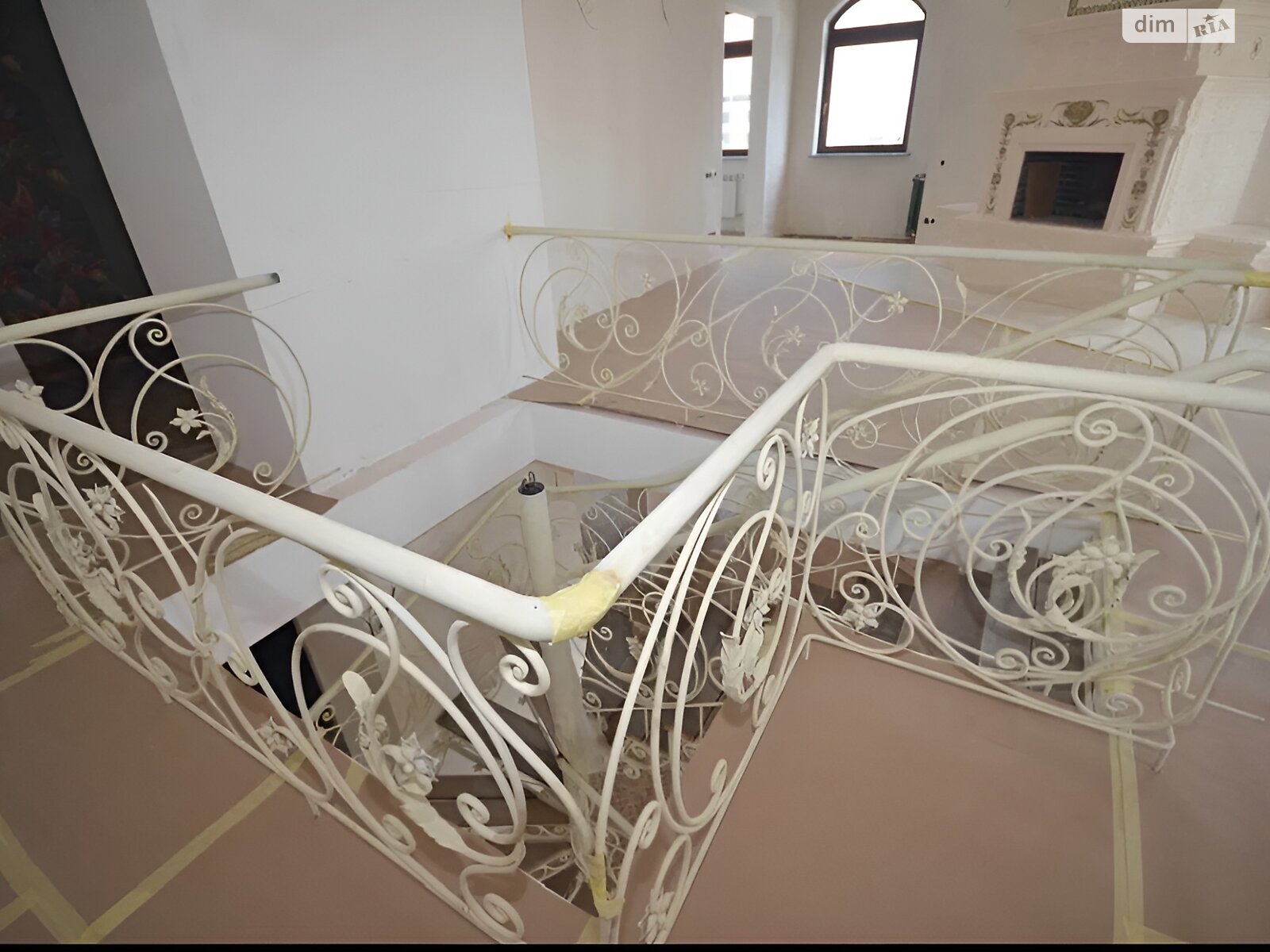 Продаж чотирикімнатної квартири в Києві, на вул. Максима Кривоноса 15, район Олександрівська Слобідка фото 1 Продаж чотирикімнатної квартири в Києві, на вул. Максима Кривоноса 15, район Олександрівська Слобідка фото 1
