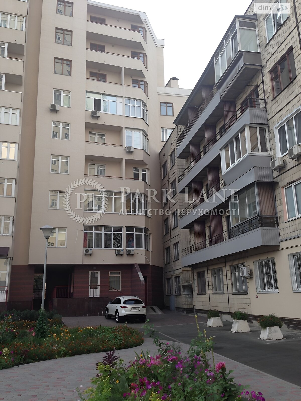 Продаж чотирикімнатної квартири в Києві, на вул. Максима Кривоноса 15, район Олександрівська Слобідка фото 1 Продаж чотирикімнатної квартири в Києві, на вул. Максима Кривоноса 15, район Олександрівська Слобідка фото 1