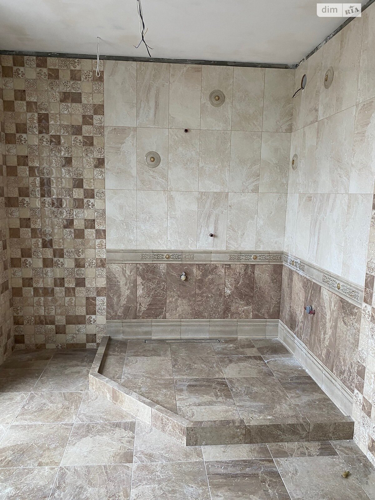Продаж чотирикімнатної квартири в Києві, на вул. Максима Кривоноса 15, район Олександрівська Слобідка фото 1 Продаж чотирикімнатної квартири в Києві, на вул. Максима Кривоноса 15, район Олександрівська Слобідка фото 1