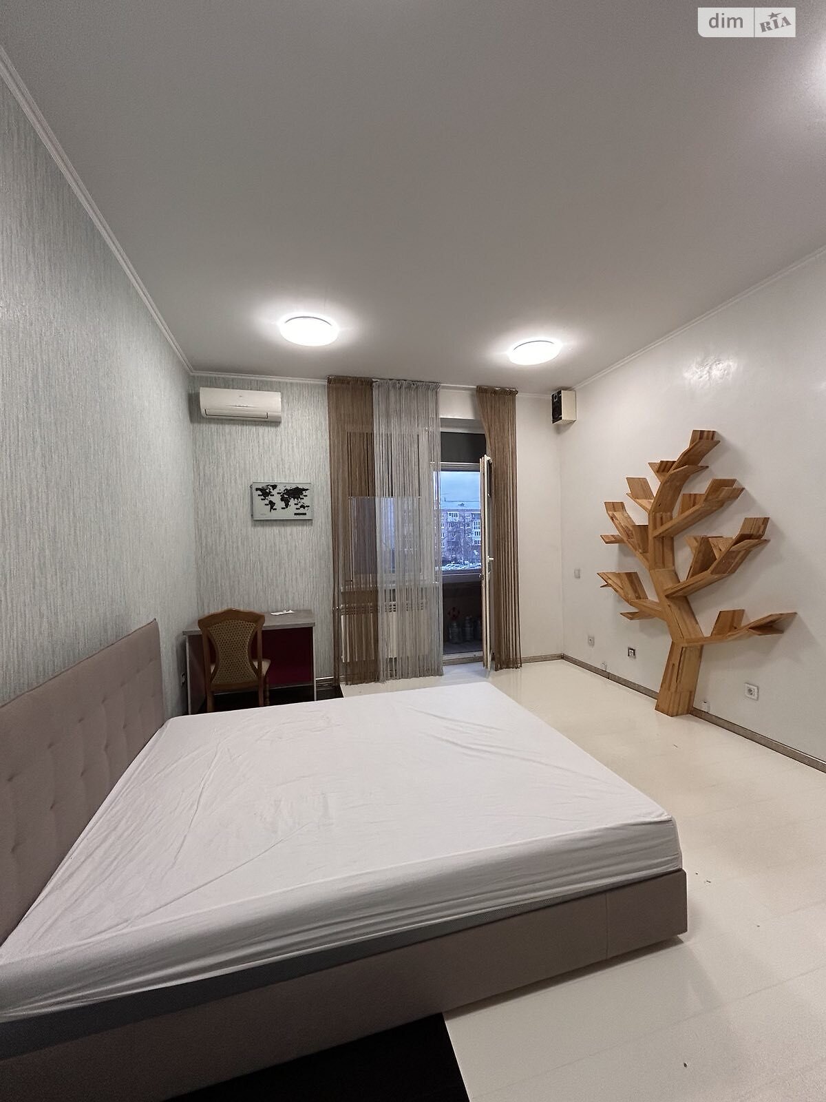 Продажа трехкомнатной квартиры в Киеве, на ул. Максима Кривоноса 15, район Александровская Слободка фото 1