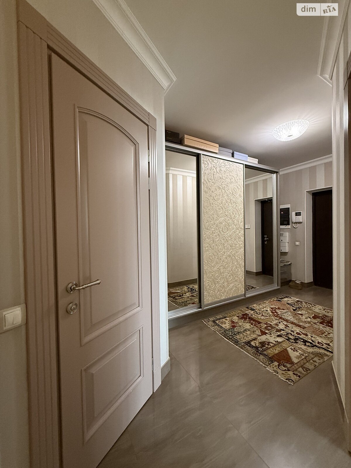 Продажа четырехкомнатной квартиры в Киеве, на ул. Николая Амосова 4, район Александровская Слободка фото 1 Продажа четырехкомнатной квартиры в Киеве, на ул. Николая Амосова 4, район Александровская Слободка фото 1